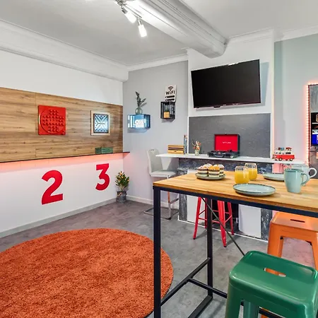 Retro Game Room Avec Jacuzzi Rivesaltes