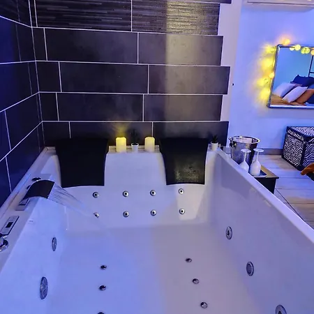 Retro Game Avec Jacuzzi * 里沃萨尔特
